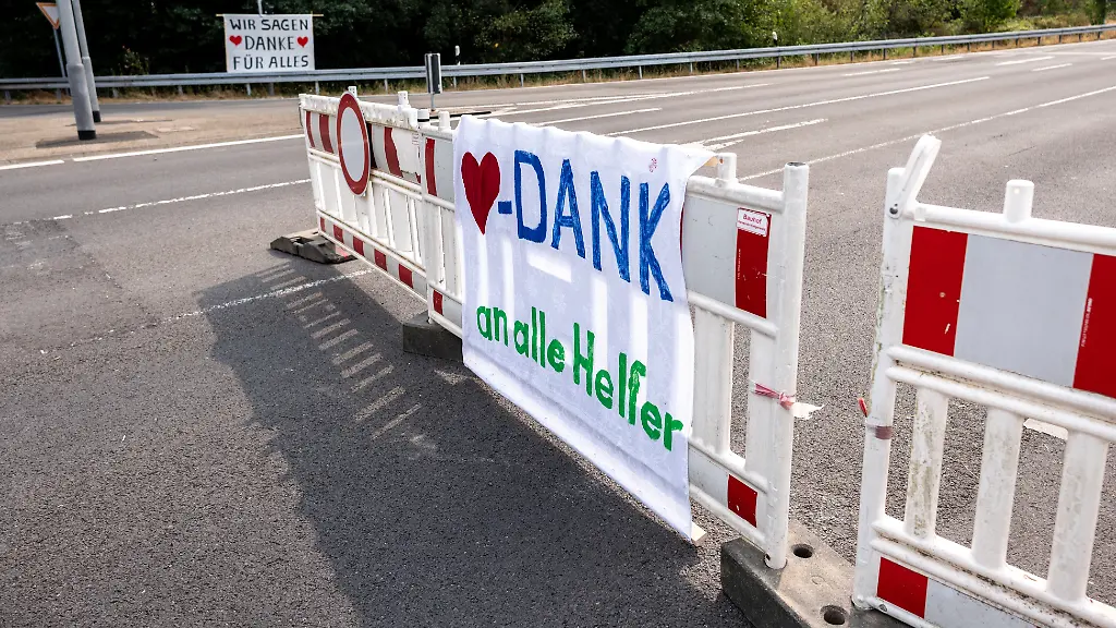 Lage der Waldbrände in NRW und Belgien