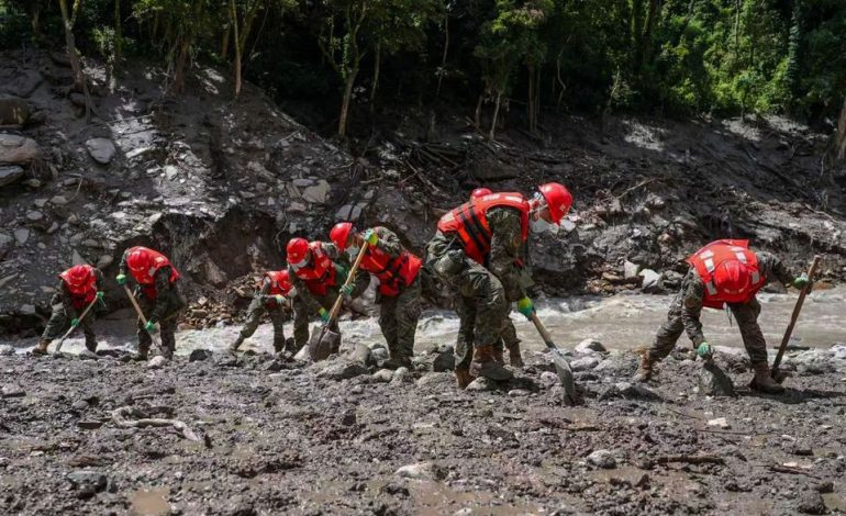 Rettungsaktionen nach Sturzflut im Himalaja