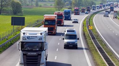 Niedrigwasser: Ausnahmeregelung für Lkw-Transporte in Rheinland-Pfalz und Saarland