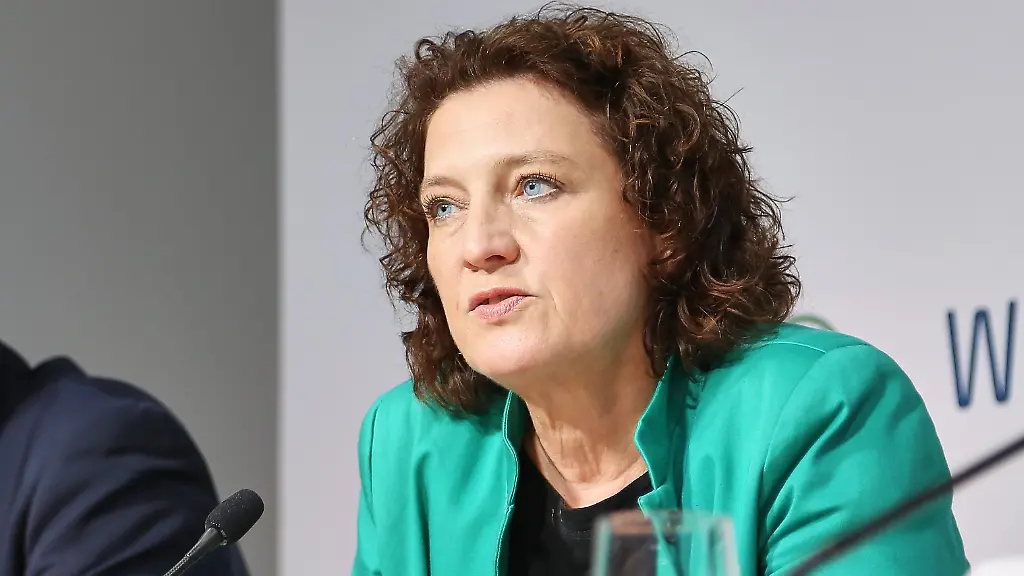 Pflegeversicherung: Drohendes Milliarden-Defizit