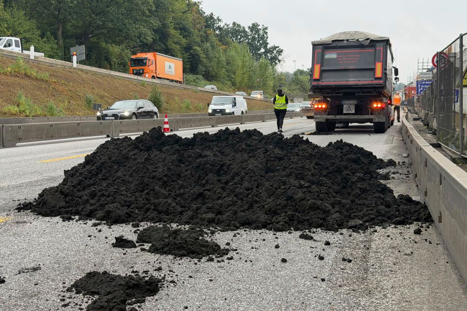 Klärschlammunfall auf der A7 in Hamburg