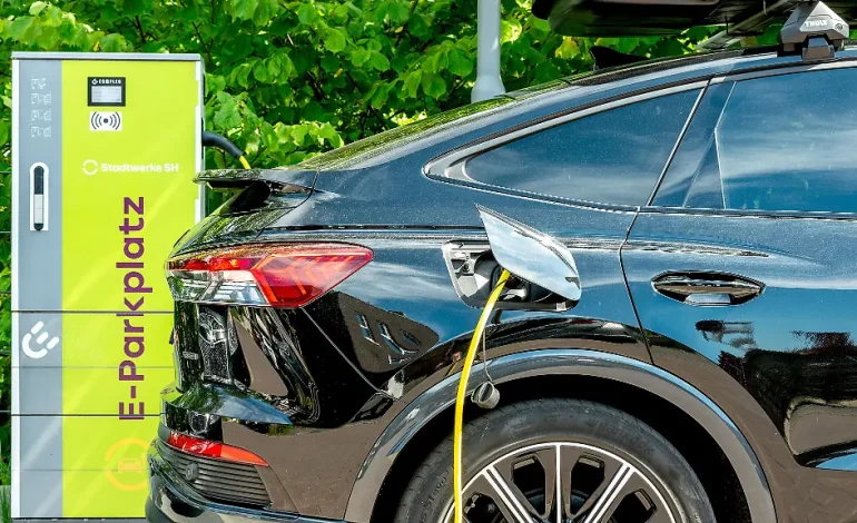 HUK-Auswertung: Immer mehr Umstieg auf E-Autos