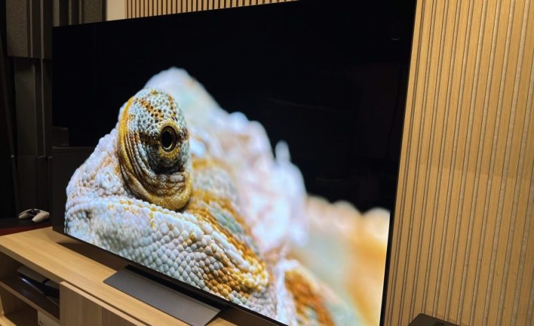 Kompakte Fernseher im Test: 42- und 43-Zoll-Modelle