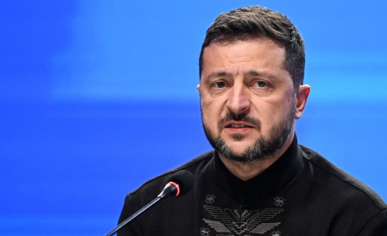 Die Ukraine feiert Unabhängigkeit im Krieg