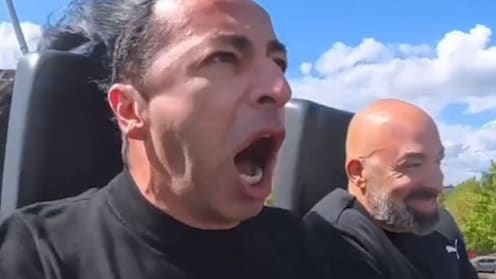 Bülent Ceylan im freien Fall mit 130 km/h
