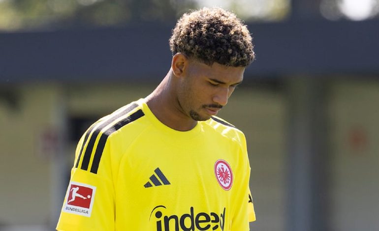 Die Herausforderung für Kaua Santos durch Eintracht Frankfurts neuen Torwart