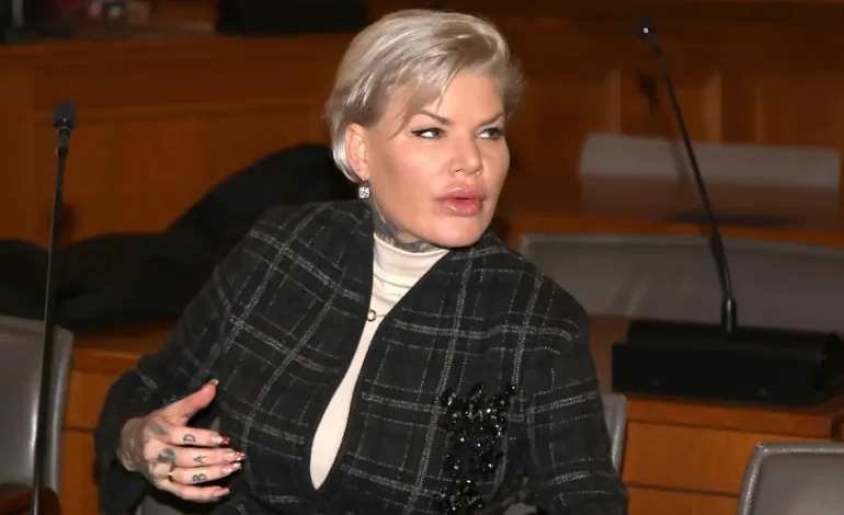 Melanie Müller sagt Prozess wegen Krankmeldung ab