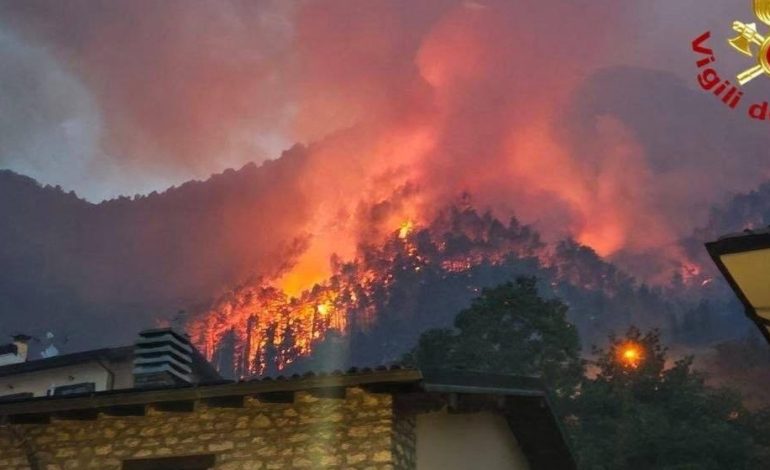 Waldbrand am Westufer des Gardasees: 200 Menschen in Sicherheit gebracht