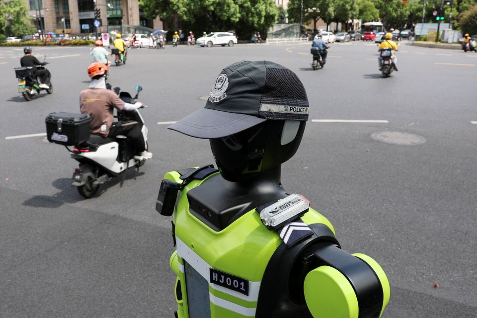 Roboterpolizist T2 verbessert Verkehrssicherheit in Hangzhou
