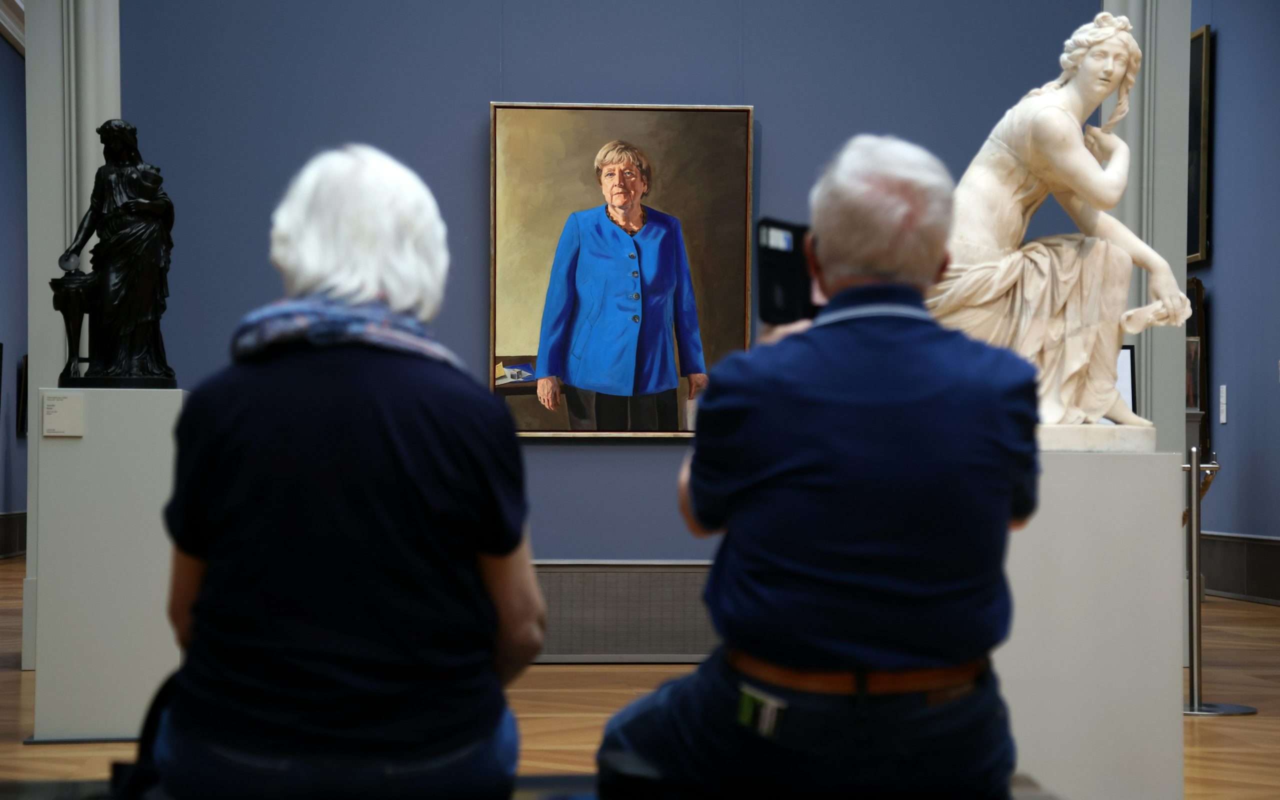 Merkels Bild im Bode-Museum zieht viele Besucher an