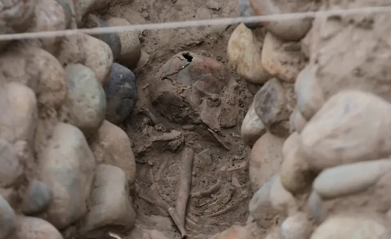 1400 Jahre alter Fund in Peru: Mögliche Menschenopfer entdeckt