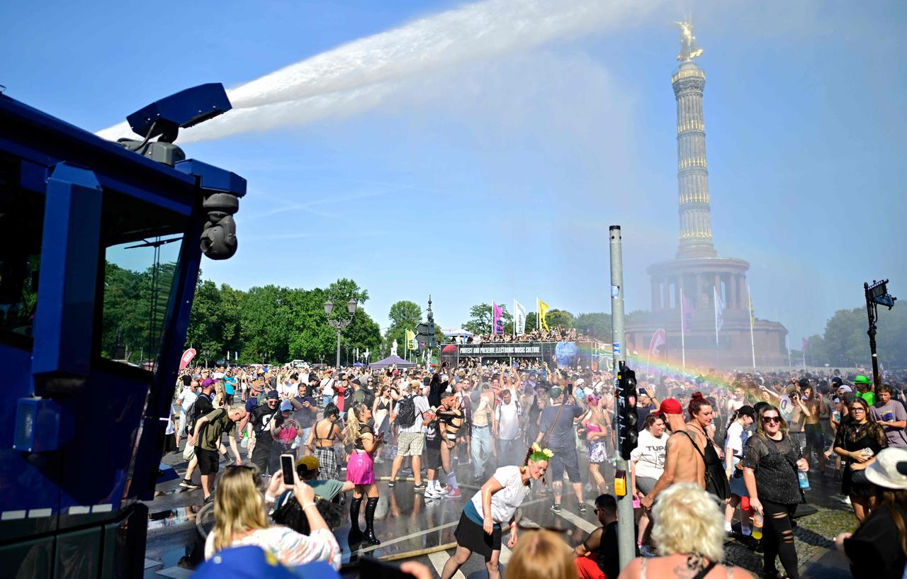 Techno-Parade ‚Rave the Planet‘ in Berlin: Ein Zeichen für Frieden und Zusammenhalt
