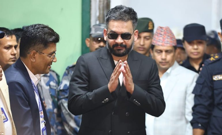 Sonnenbrille trotz Hort im Nepal-Parlament erlaubt