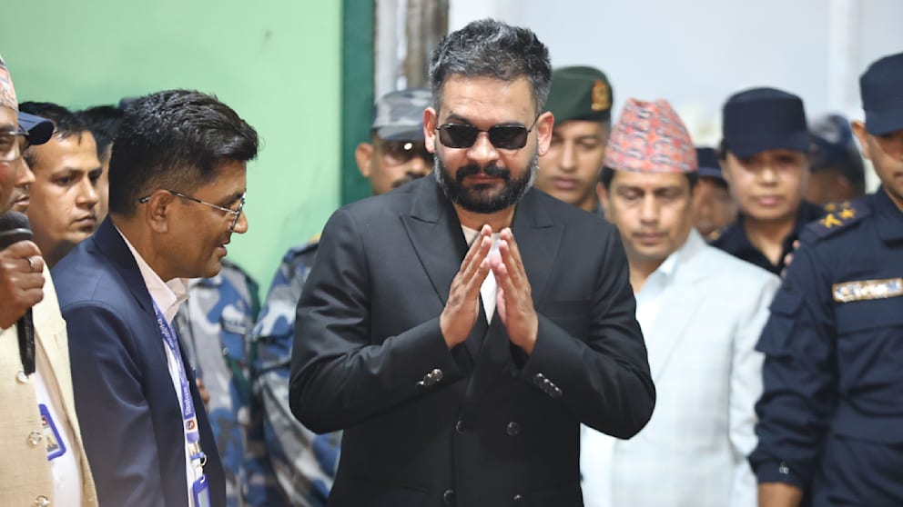 Sonnenbrille trotz Hort im Nepal-Parlament erlaubt