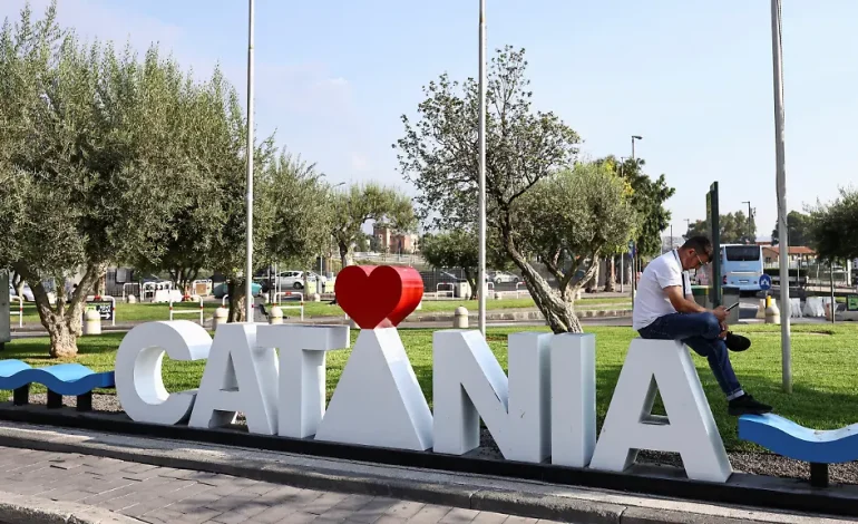 Vulkan Ätna: Flugverkehr am Flughafen Catania verbessert sich