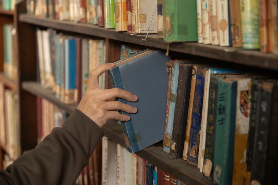 Warum KI-Unternehmen alte Bücher kaufen