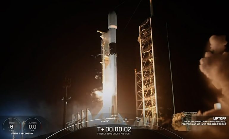 SpaceX-Rakete steuert auf Mond zu