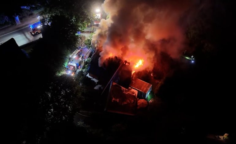 Feuerwehrmann rettet Menschenleben bei Brand in Schenefeld
