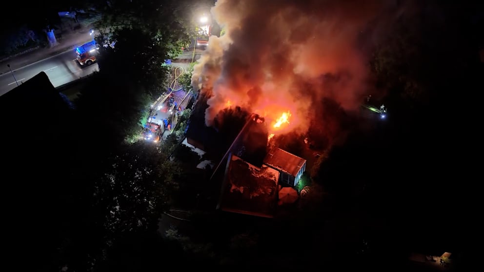 Feuerwehrmann rettet Menschenleben bei Brand in Schenefeld