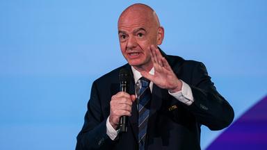 Machtkampf im Weltfußball: FIFA und die Kontroverse um das WM-Finale 2030