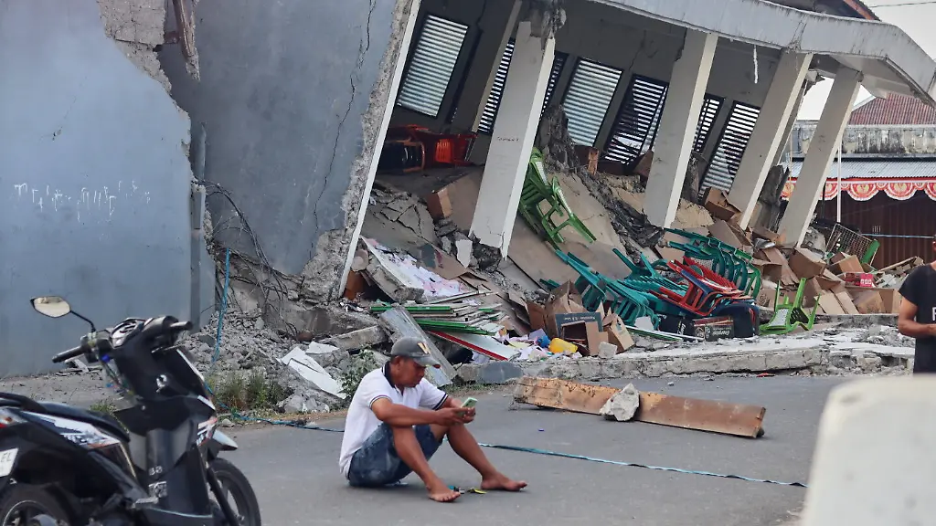 Zahl der Todesopfer nach Erdbeben in Indonesien steigt an