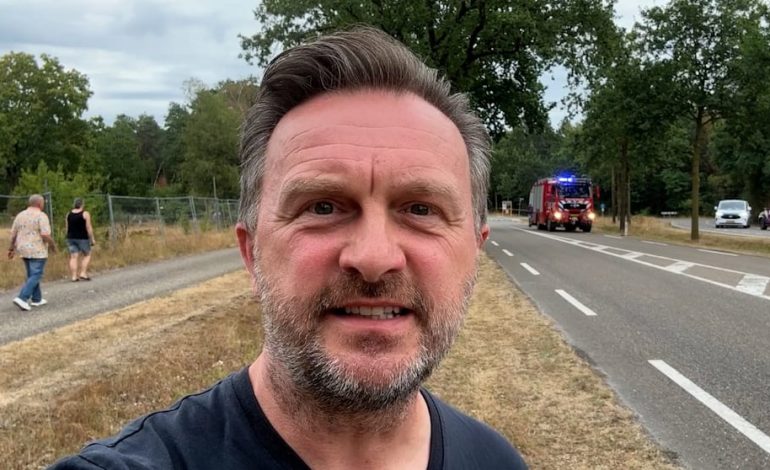 Feuerwehr kämpft gegen raschen Waldbrand im Osten der Niederlande