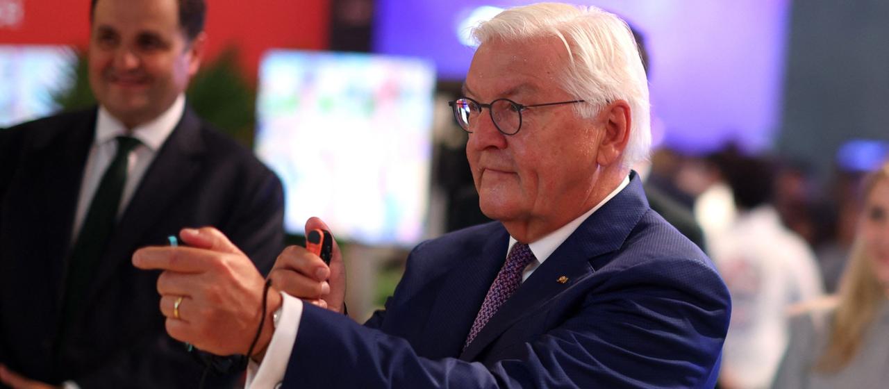Bundespräsident Steinmeier besucht Gamescom und warnt vor Gaming-Risiken