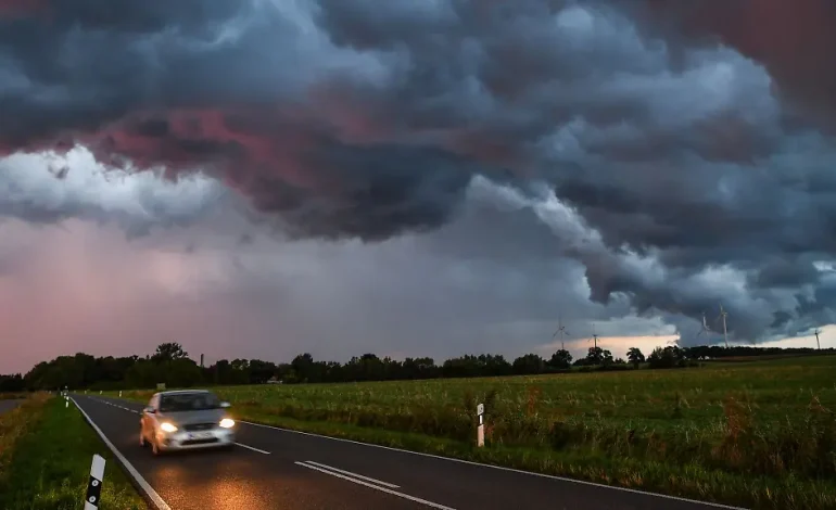 Sicher im Auto bei Gewitter – Worauf es ankommt