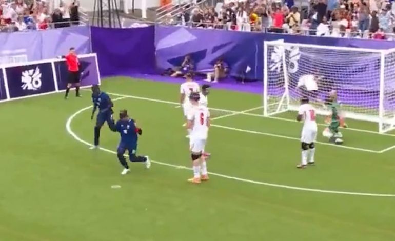 Beeindruckende Dribbelkünste eines blinden Fußballspielers bei der Europameisterschaft
