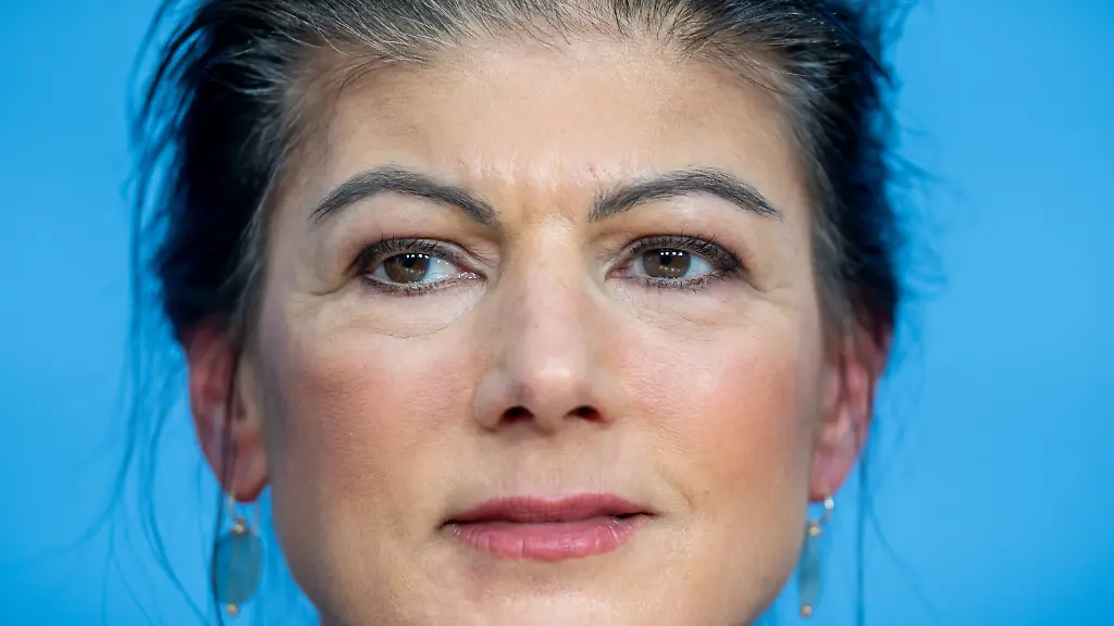 Wagenknecht fordert Höcke zu öffentlichem Streitgespräch heraus
