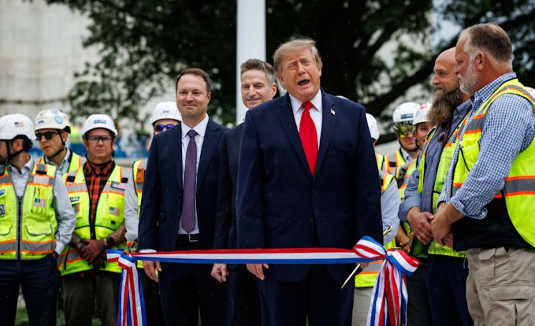 Trump verliert seine Stimme vor laufender Kamera