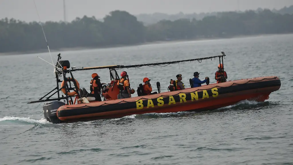 Fährunglück in Indonesien: Viele Vermisste nach Seenot
