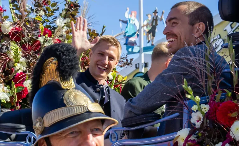 Münchens OB Krause verlässt Wiesn-Umzug vorzeitig