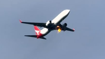 Flammen aus Triebwerk: Zwischenfall bei Qantas-Boeing 737