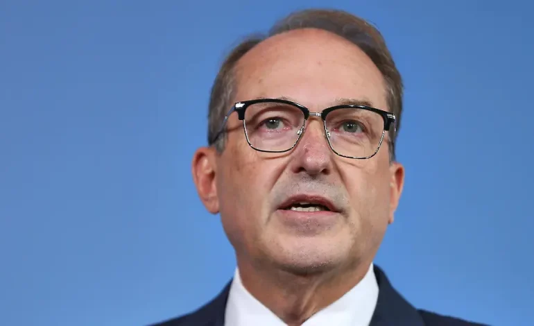 Dobrindt plant Cyberdome zur Abwehr hybrider Attacken