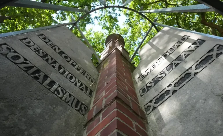 „Klares Bekenntnis für Frieden: Ein Mahnmal und seine Geschichte“
