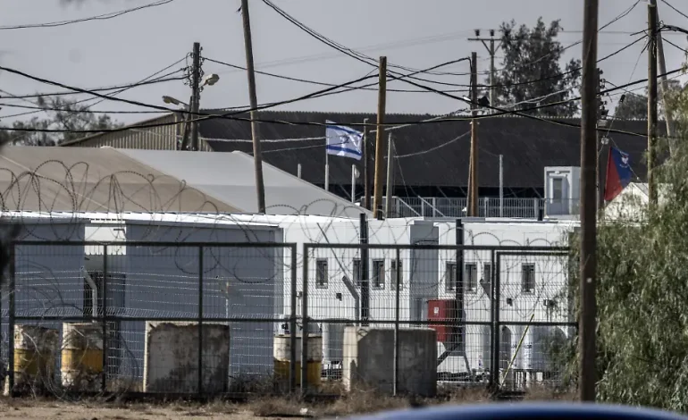 Berichte über Misshandlungen in israelischem Gefängnis durch Chatnachrichten untermauert