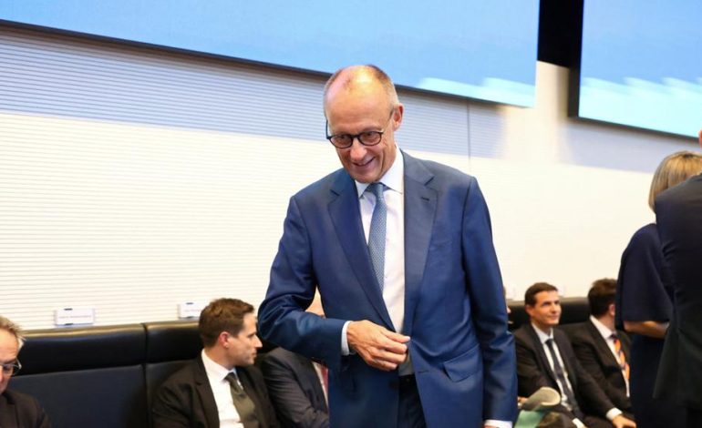 Kanzler Merz nach Wahldebakel vor der Unionsfraktion