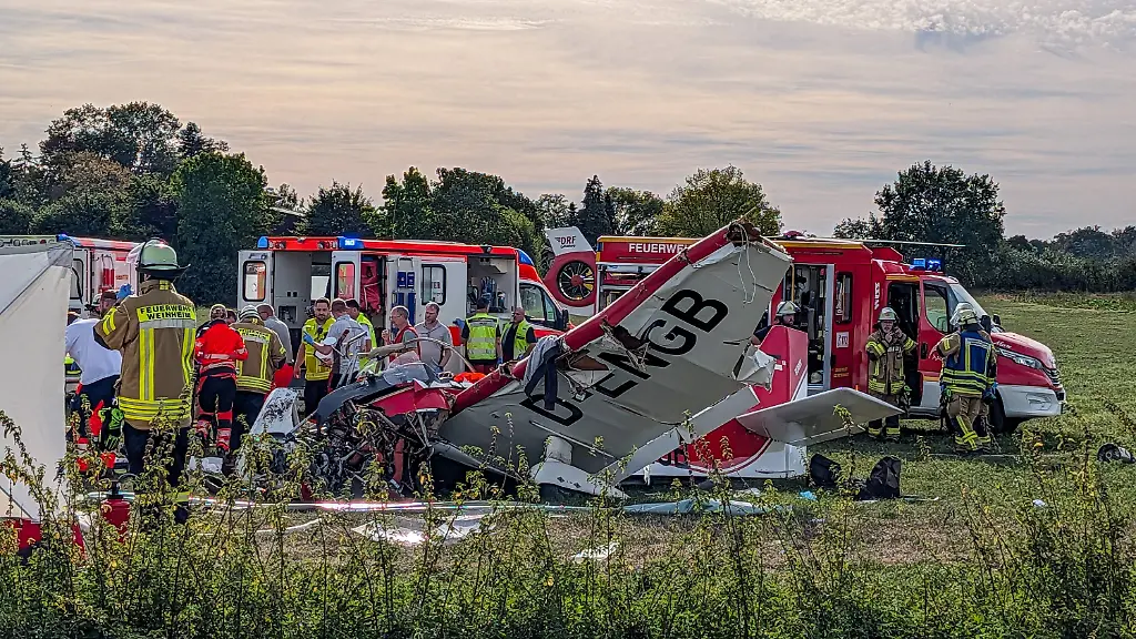 Flugzeugabsturz in Hessen verletzt zwei Menschen tödlich bei Luftsport-Fest