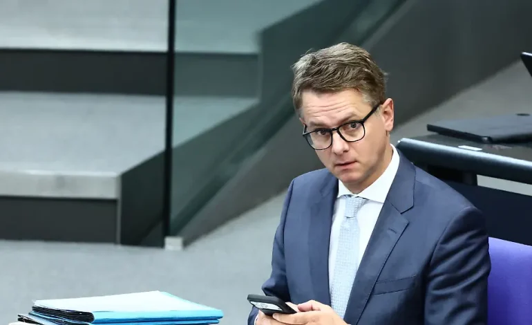 SPD droht mit Blockade von Linnemanns Pflegereform