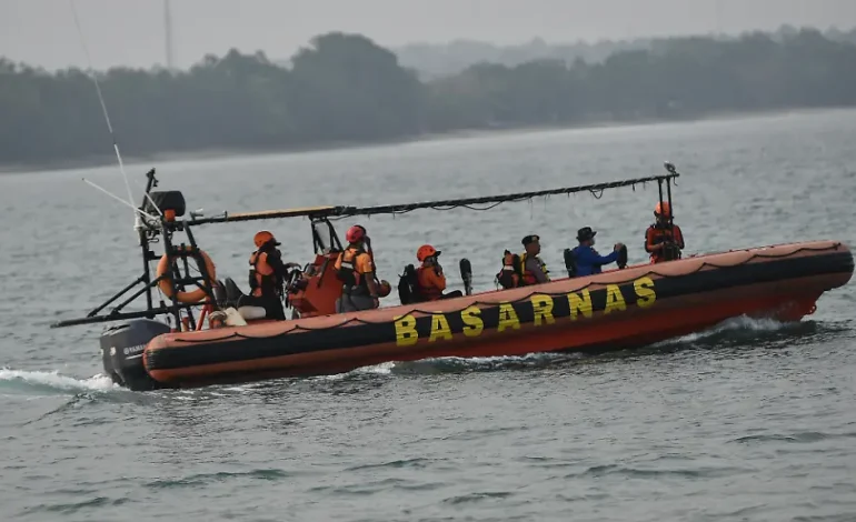 Fähre sinkt in der Javasee, 140 Menschen vermisst