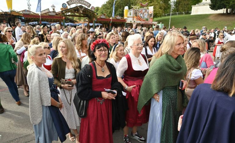 Traditionelle Veranstaltungen auf der Wiesn: Herrenessen und Damenwiesn