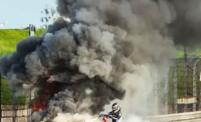 Feuerunfall in Shanghai: FerrariGT3-Pilot gerettet