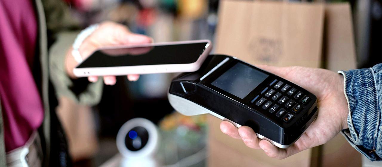 Pflicht für Bargeld und Kartenzahlung in Aussicht