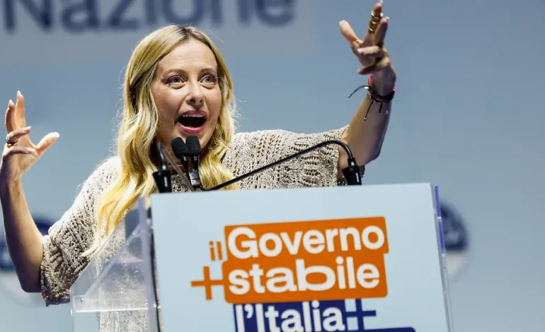 Giorgia Meloni unterbricht Rede wegen Anruf von Tochter