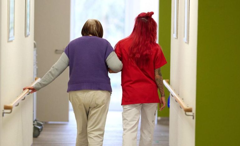 Pflegereform im Streit: SPD fordert Nachverhandlungen