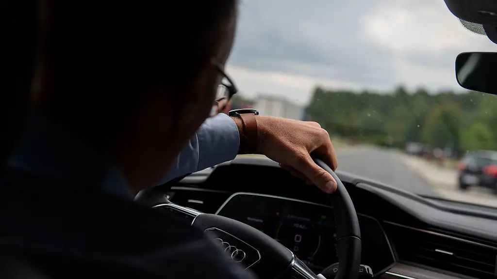 Nutzung des Privatwagens für Dienstfahrten: Was sagt das Arbeitsrecht?