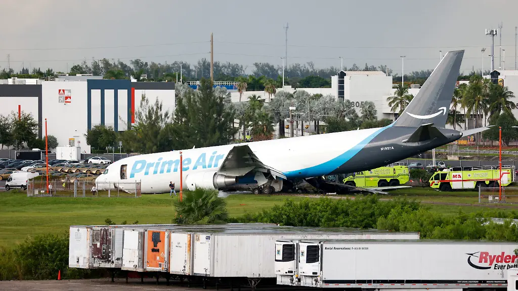 Fünf Tote bei Unfall von Amazon-Frachtflugzeug am Flughafen Miami
