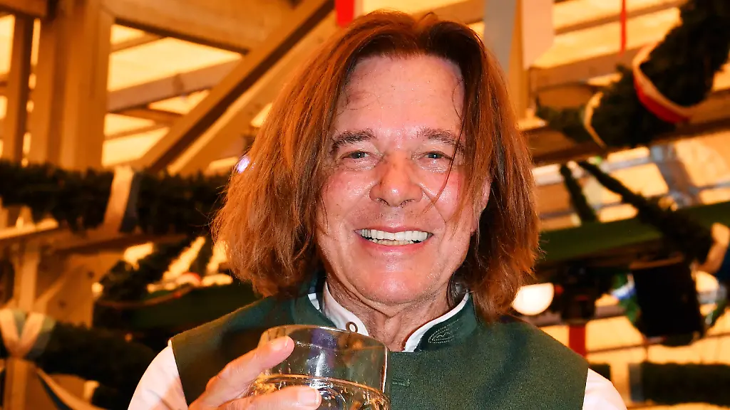 Jürgen Drews feiert gesund auf dem Oktoberfest