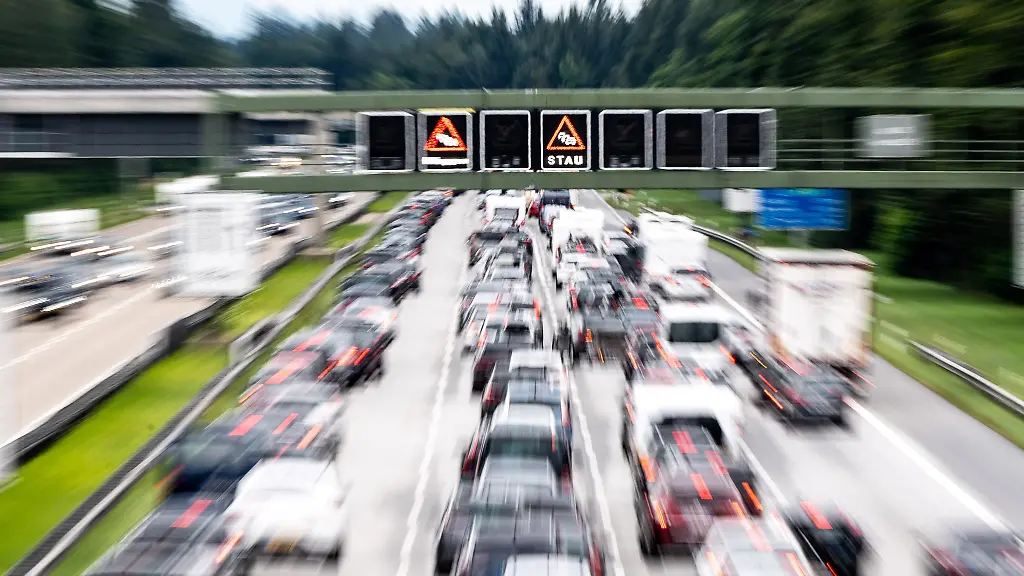 Urteil im Verkehrsrecht: Haftung bei Autobahnunfall